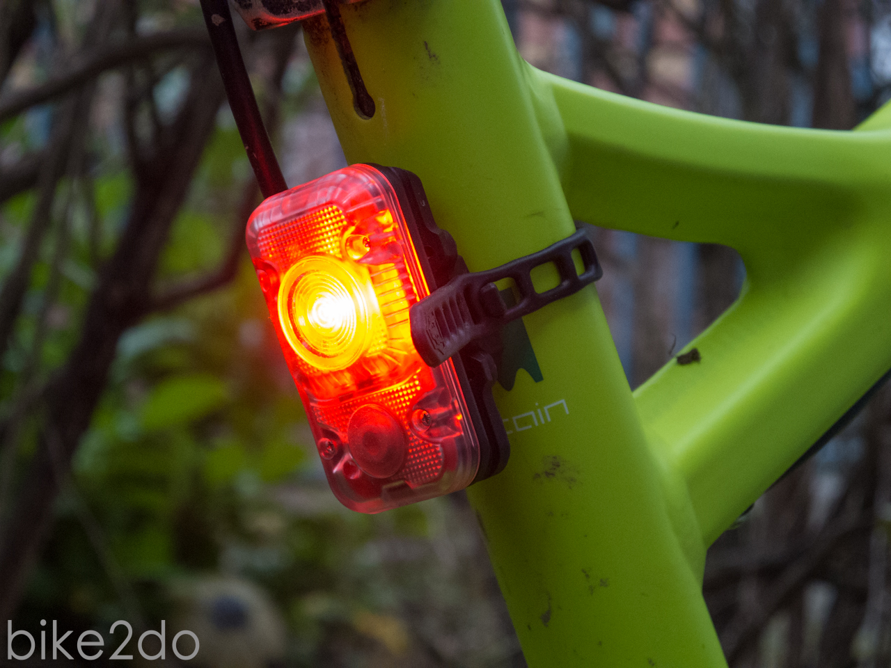Lupine Rotlicht Fahrrad Rücklicht mit Bremslicht aufladbar (international  160 Lumen)